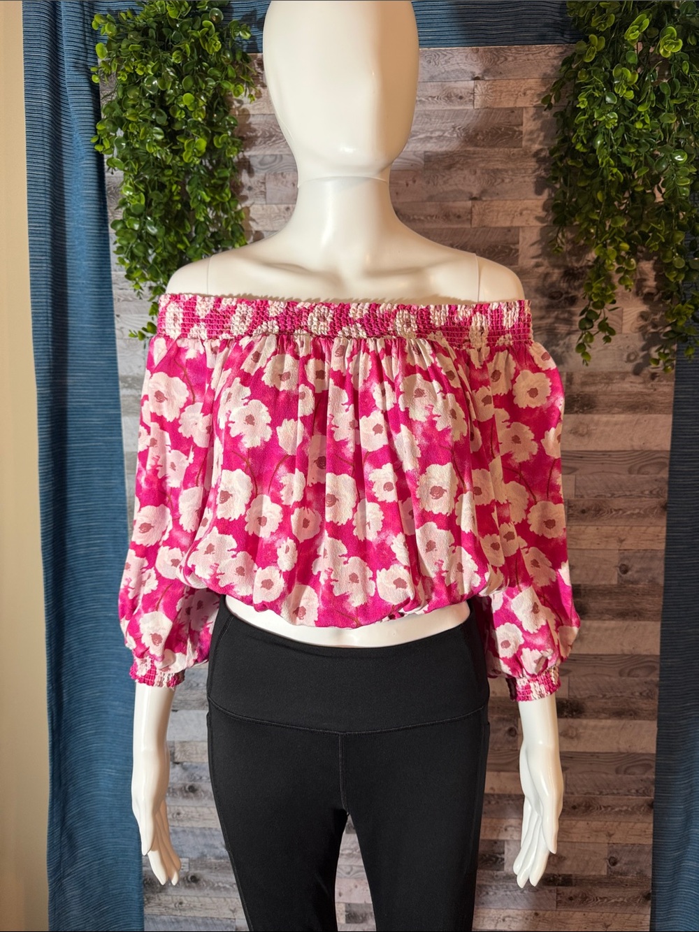 Forever 21 Women’s Off-Shoulder Pink Floral Blouse